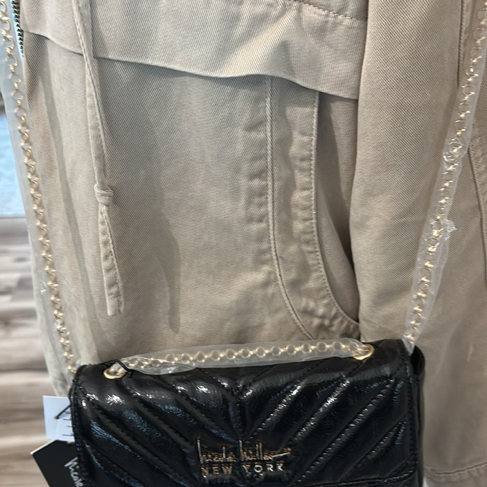 Nicole Miller New York NWT gold light chain - Picture 2 of 9